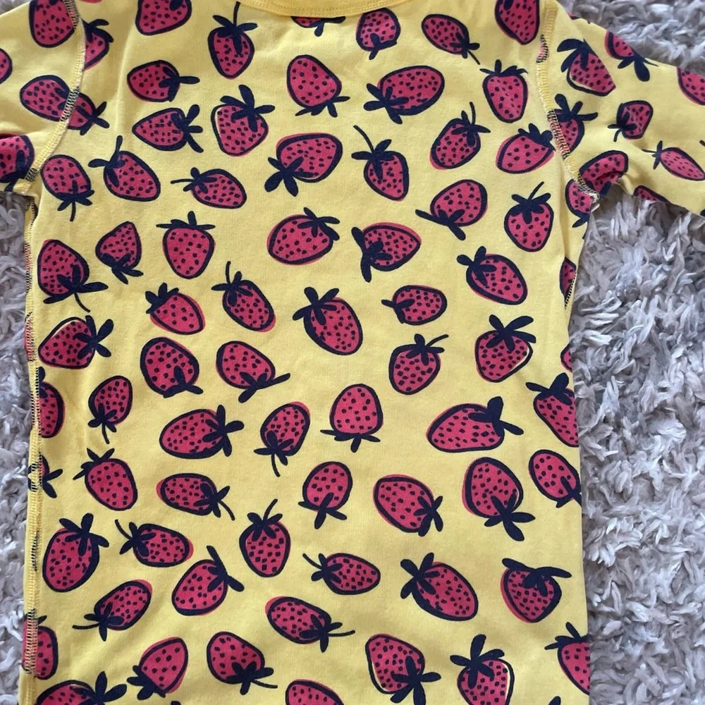 Hanna Andersson Pajama Top Strawberries Sz 12 - Picture 7 of 7